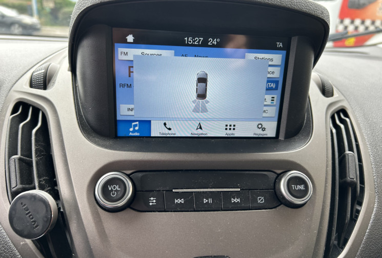Ford Tourneo Courier Trend 1.0 l essence Distribution OK