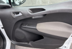 Ford Tourneo Courier Trend 1.0 l essence Distribution OK