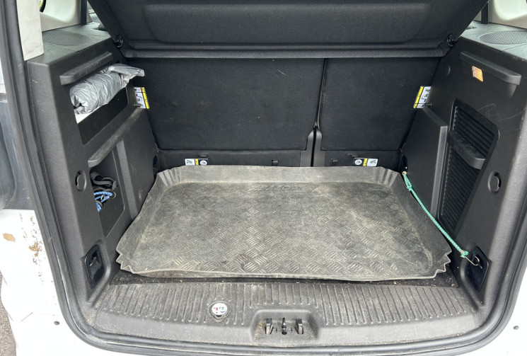 Ford Tourneo Courier Trend 1.0 l essence Distribution OK