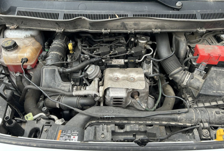 Ford Tourneo Courier Trend 1.0 l essence Distribution OK