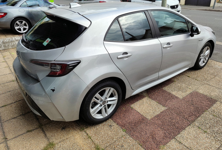 Toyota Corolla 1.8 VVT-i 122 DYNAMIC 