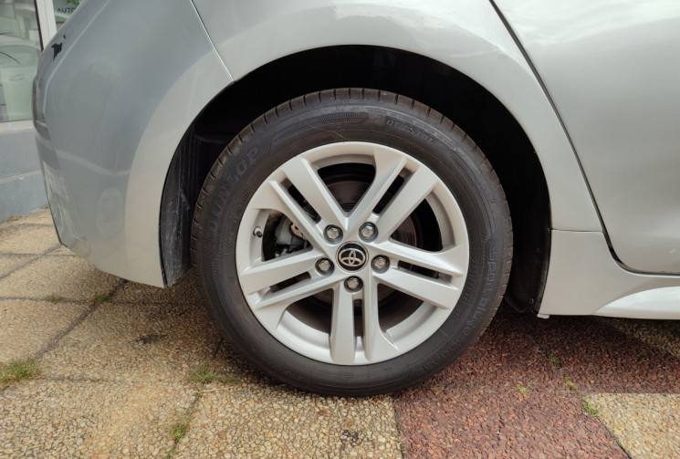 Toyota Corolla 1.8 VVT-i 122 DYNAMIC 