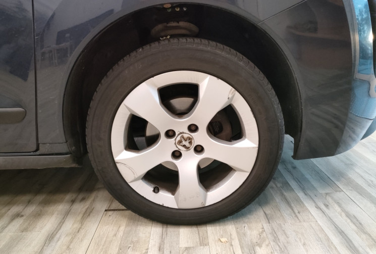 Peugeot 3008 1.6 HDi112 FAP Active