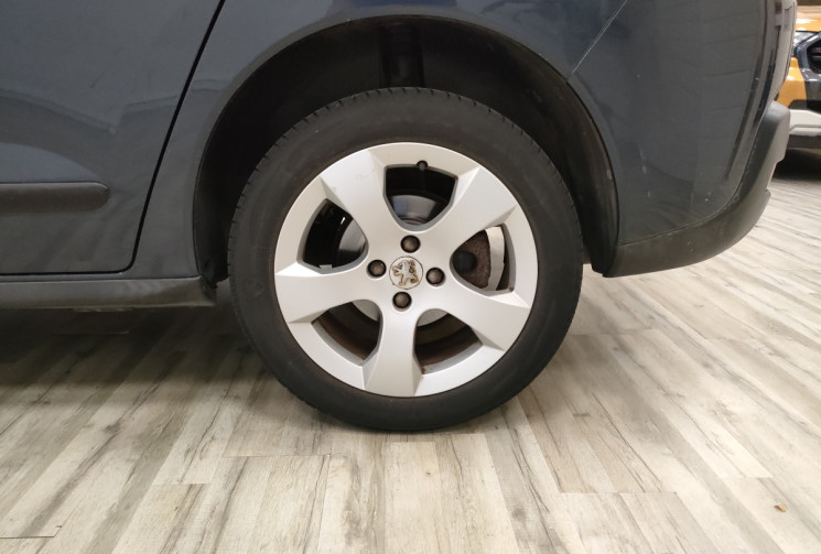 Peugeot 3008 1.6 HDi112 FAP Active