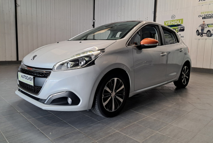 Peugeot 208  1.2 THP 110 ROLAND GARROS - 1ere main - TOPTIONS - TBE - SUIVI PEUGEOT - GARANTIE -