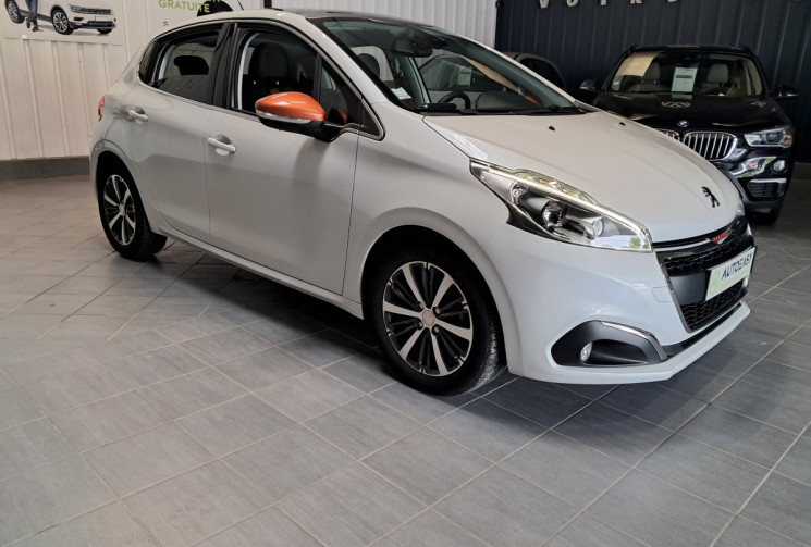 Peugeot 208  1.2 THP 110 ROLAND GARROS - 1ere main - TOPTIONS - TBE - SUIVI PEUGEOT - GARANTIE -