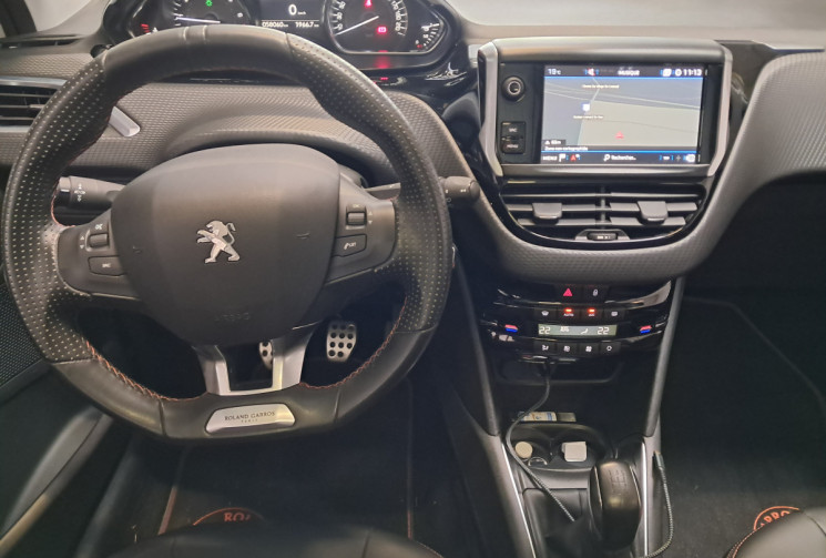Peugeot 208  1.2 THP 110 ROLAND GARROS - 1ere main - TOPTIONS - TBE - SUIVI PEUGEOT - GARANTIE -