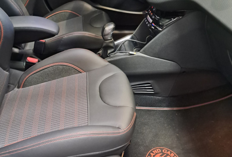 Peugeot 208  1.2 THP 110 ROLAND GARROS - 1ere main - TOPTIONS - TBE - SUIVI PEUGEOT - GARANTIE -