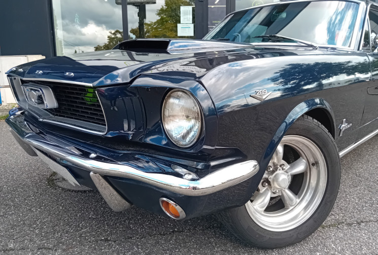 Ford MUSTANG Coupé V8