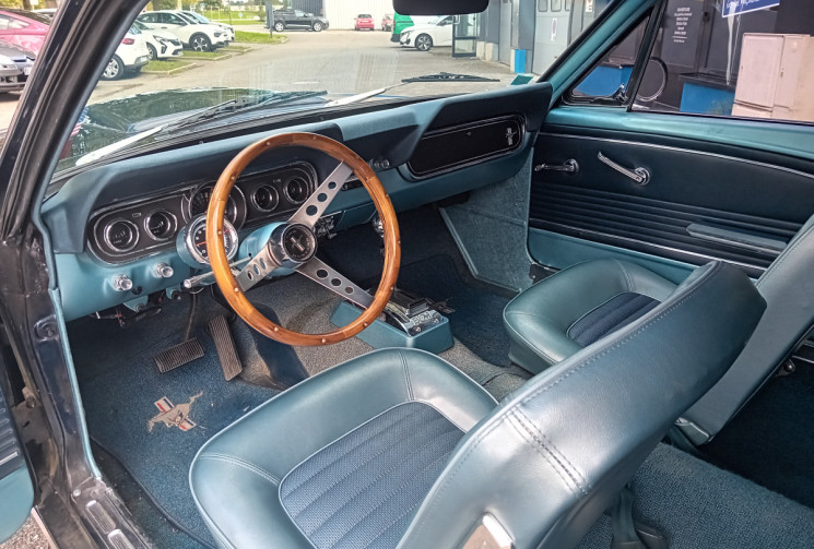 Ford MUSTANG Coupé V8