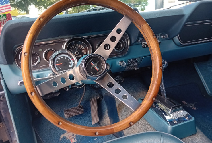 Ford MUSTANG Coupé V8