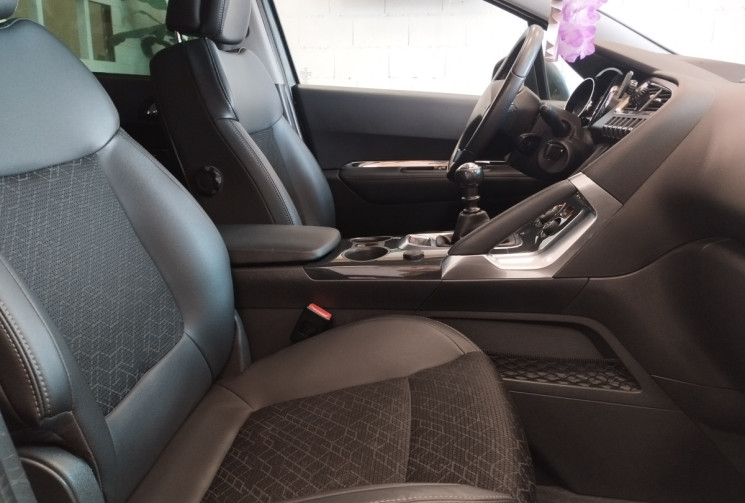 Peugeot 3008 I Phase 2 1.6 HDi 114 cv ALLURE Peugeot 3008 I Phase 2 1.6 HDi 114 cv ALLURE