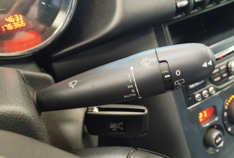 Peugeot 3008 I Phase 2 1.6 HDi 114 cv ALLURE Peugeot 3008 I Phase 2 1.6 HDi 114 cv ALLURE