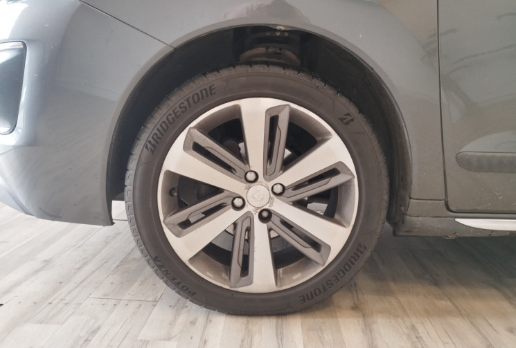 Peugeot 3008 I Phase 2 1.6 HDi 114 cv ALLURE Peugeot 3008 I Phase 2 1.6 HDi 114 cv ALLURE