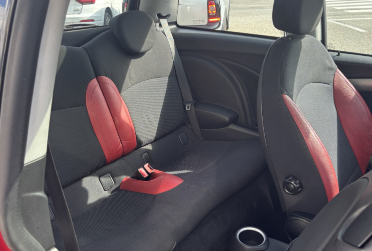 Mini Mini  COOPER (2) R56 1.6D 110