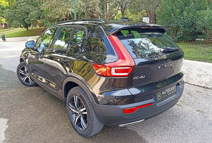 Volvo XC40 T3 163 CH R-DESIGN BVA8 - Toit Pano - Camera - Org France !
