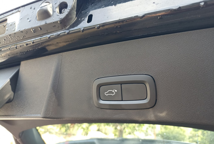 Volvo XC40 T3 163 CH R-DESIGN BVA8 - Toit Pano - Camera - Org France !
