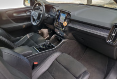 Volvo XC40 T3 163 CH R-DESIGN GEARTRONIC 8 - Toit Pano - Camera