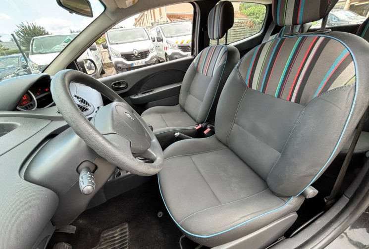 Renault Twingo 1.2 Authentique 75 ch / Clim / Distib ok