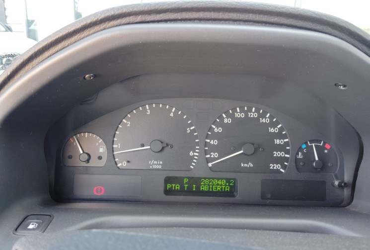 Land-Rover RANGE ROVER P38 4.6 HSE BA MOTEUR 140000 KMS