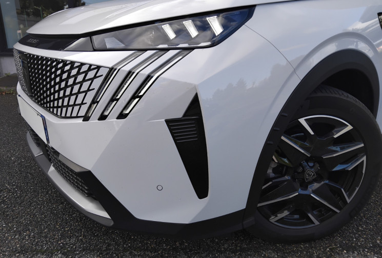 Peugeot 3008 1.2 Hybrid e-DSC6 136 cv GT - Première Main - Garantie Constructeur 