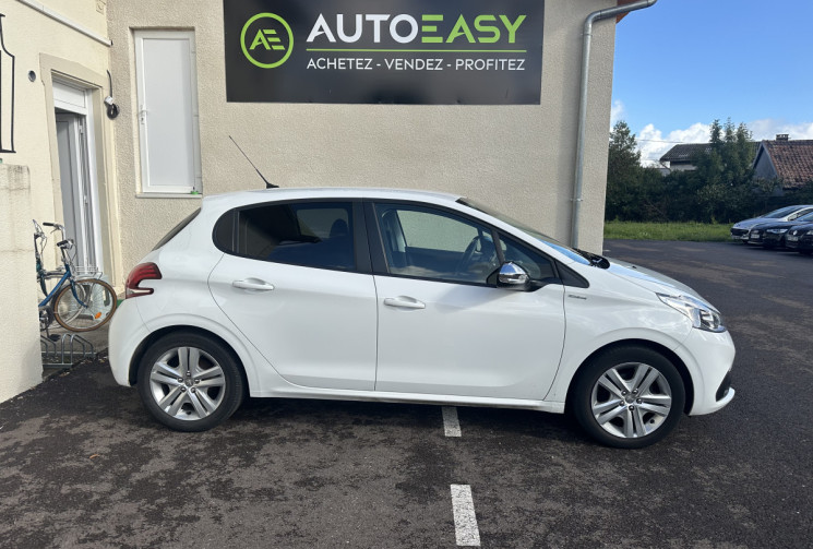 Peugeot 208 Phase 2 1.2 VTi 82 CH STYLE / 1ERE MAIN