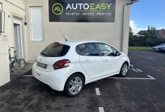 Peugeot 208 Phase 2 1.2 VTi 82 CH STYLE / 1ERE MAIN