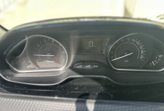Peugeot 208 Phase 2 1.2 VTi 82 CH STYLE / 1ERE MAIN