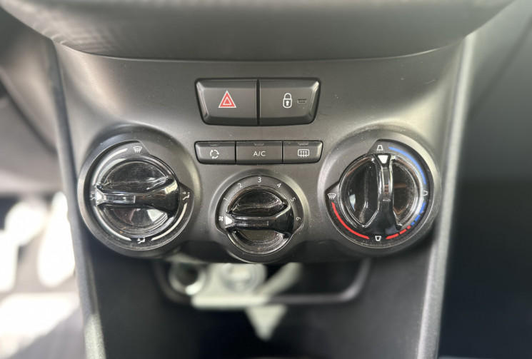 Peugeot 208 Phase 2 1.2 VTi 82 CH STYLE / 1ERE MAIN