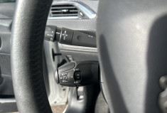 Peugeot 208 Phase 2 1.2 VTi 82 CH STYLE / 1ERE MAIN