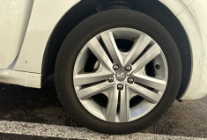Peugeot 208 Phase 2 1.2 VTi 82 CH STYLE / 1ERE MAIN