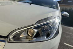 Peugeot 208 Phase 2 1.2 VTi 82 CH STYLE / 1ERE MAIN