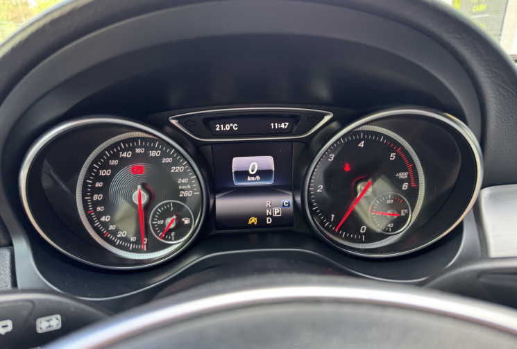 Mercedes GLA 220 CDi 2.1 170 ch  7G-DCT AMG Fascination / Toit ouvrant / Camera / Entretien à jour