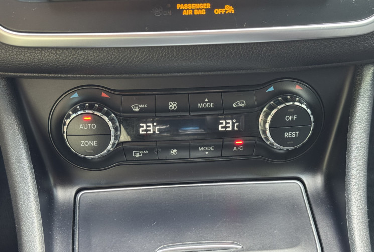 Mercedes GLA 220 CDi 2.1 170 ch  7G-DCT AMG Fascination / Toit ouvrant / Camera / Entretien à jour