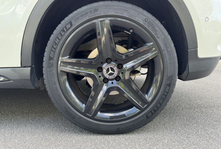 Mercedes GLA 220 CDi 2.1 170 ch  7G-DCT AMG Fascination / Toit ouvrant / Camera / Entretien à jour