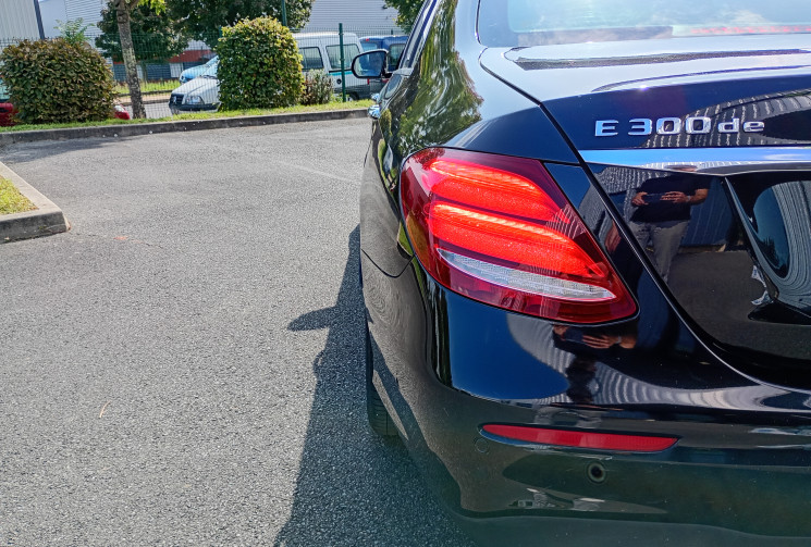 Mercedes CLASSE E e300D - 2.0d 194 EQ Power 9G-TRONIC *Pack AMG* *Toit Ouvrant*
