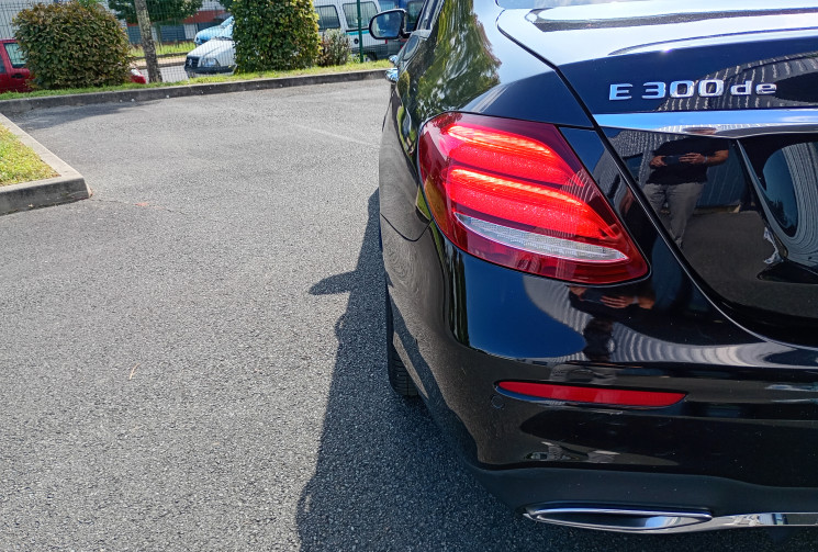 Mercedes CLASSE E e300D - 2.0d 194 EQ Power 9G-TRONIC *Pack AMG* *Toit Ouvrant*