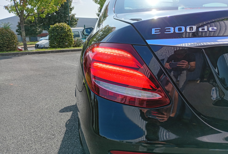 Mercedes CLASSE E e300D - 2.0d 194 EQ Power 9G-TRONIC *Pack AMG* *Toit Ouvrant*