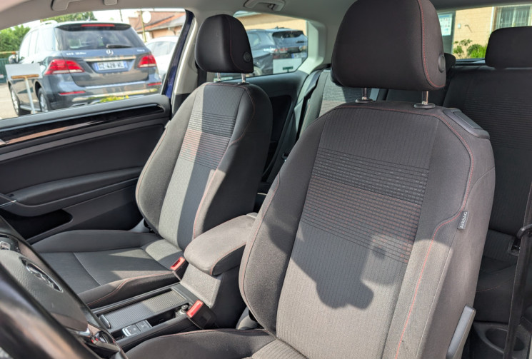 Volkswagen Golf 1.5 TSI 150 ch Blue Motion DSG7 / Sound DSG7 / Suivi intégral