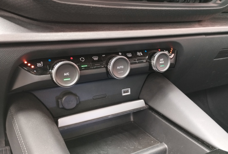 Citroën C5 X 1.6 Hybrid 225 S&S Feel Business E-EAT8 / 1° main / Entretien Citroën  