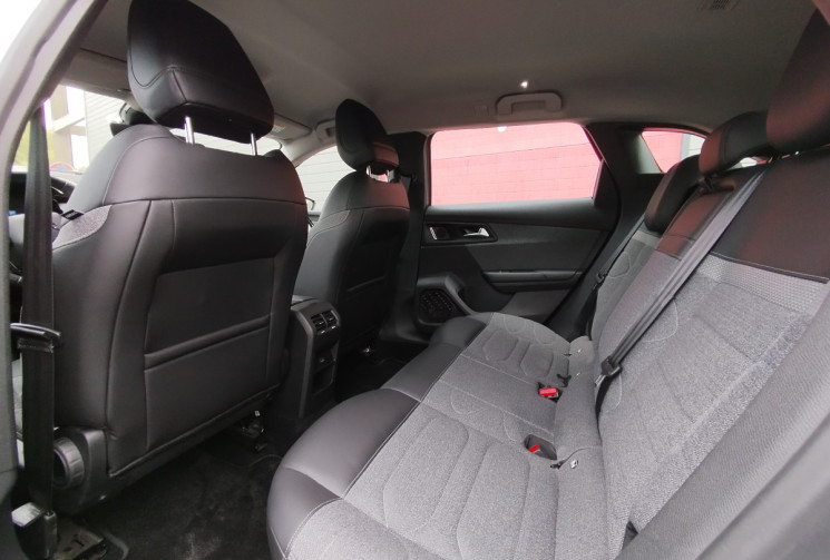 Citroën C5 X 1.6 Hybrid 225 S&S Feel Business E-EAT8 / 1° main / Entretien Citroën  