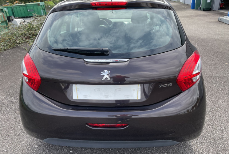 Peugeot 208 1.2 VTi 12 V 82 CV  Peugeot 208 1.2 VTi 12 V 82 CV