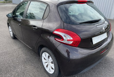 Peugeot 208 1.2 VTi 12 V 82 CV  Peugeot 208 1.2 VTi 12 V 82 CV
