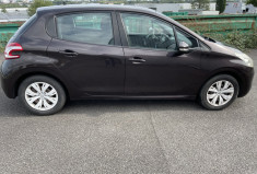 Peugeot 208 1.2 VTi 12 V 82 CV  Peugeot 208 1.2 VTi 12 V 82 CV