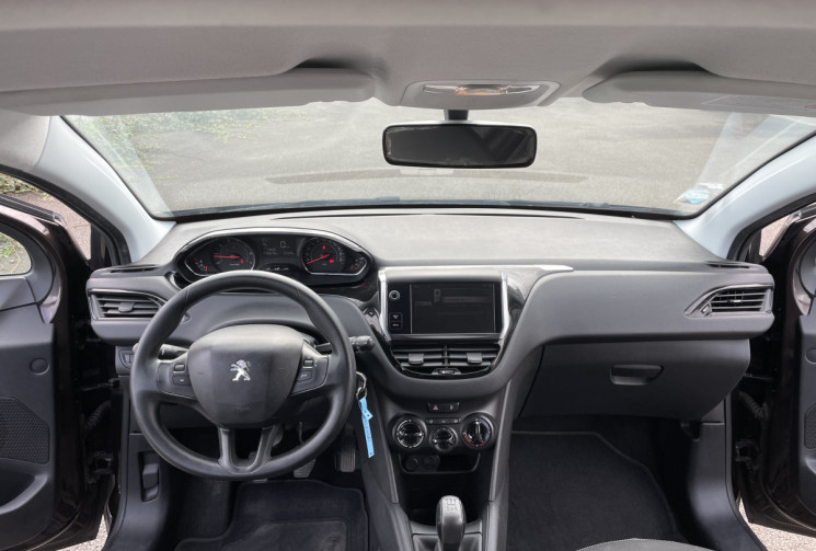Peugeot 208 1.2 VTi 12 V 82 CV  Peugeot 208 1.2 VTi 12 V 82 CV