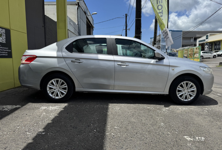 Peugeot Autres PEUGEOT 301 1.2 VTi 12V S&S 82 cv