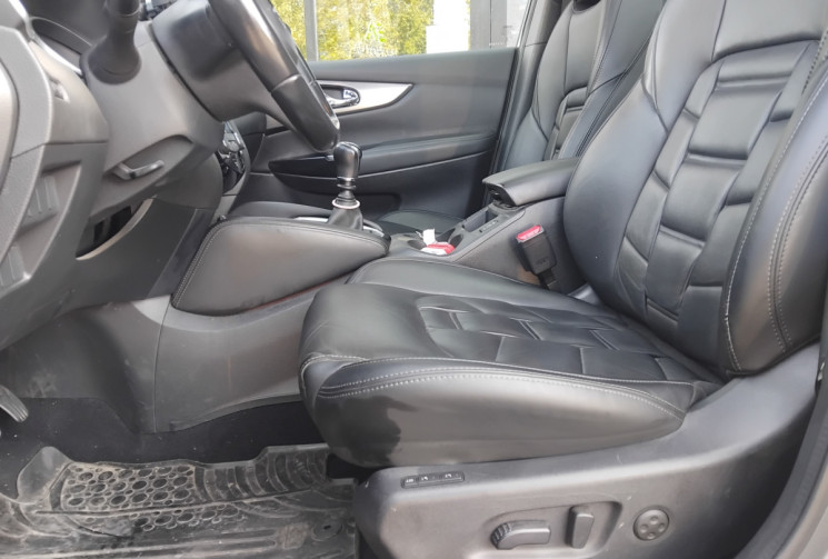 Nissan Qashqai 1.3 DIG-T 140ch Tekna + - Toit Panoramique - Sièges chauffants