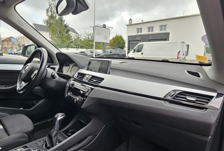 BMW X1 xDrive25eA 220 ch Business Design Toit ouvrant panoramique 