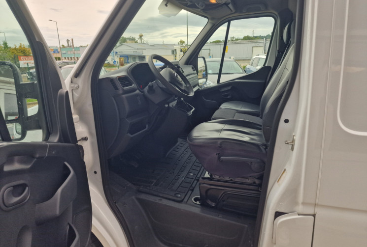 Nissan NV400 PHASE 2 L2H2 3300 2.3 DCI 135 N-CONNECTA / ENTRETIEN COMPLET NISSAN