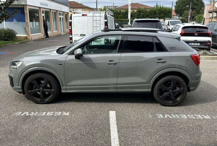 Audi Q2 35 1.4 TFSI 150 ch COD S line S tronic 7 / Toit ouvrant / Historique complet / Gris Nardo
